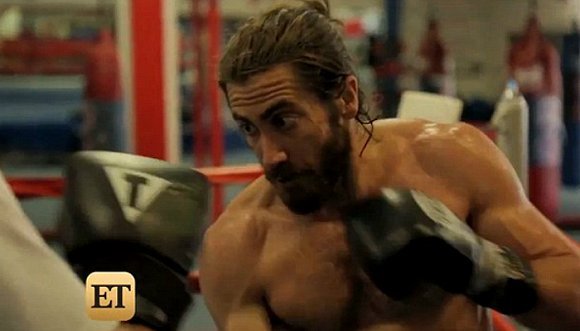 杰克•吉伦哈尔一身肌肉 性感演绎羞羞的《铁拳》