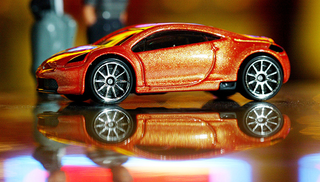 风火轮牌车模销量实现两位数上涨,美泰与特斯拉合作推出特斯拉mini车模