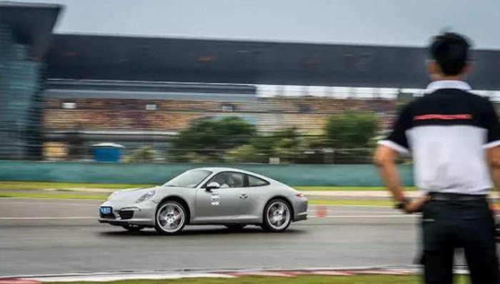保时捷911的魔鬼步伐，非两日之功！