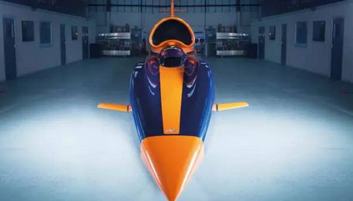 坐在1600公里/小时时速的车里是什么赶脚？