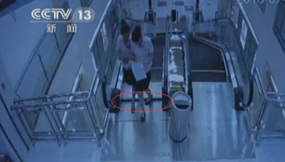 申龙电梯和商场负主要责任