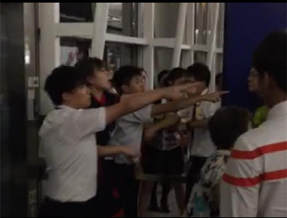 香港,飞机,延误,辱骂