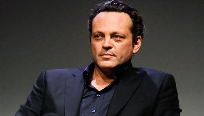 文斯·沃恩赤裸上身  198的身高比例完美