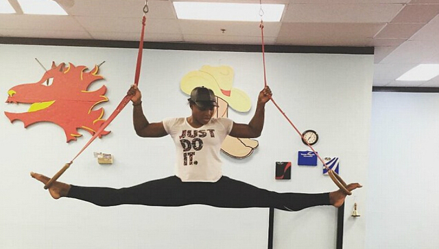 小威现空中劈叉技艺回应有关她身材的攻击