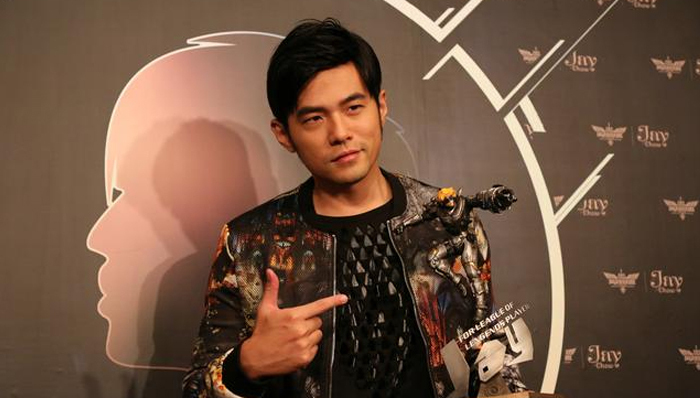 杰伦很忙！除了当导师当父亲 今晚还将直播英雄联盟首秀