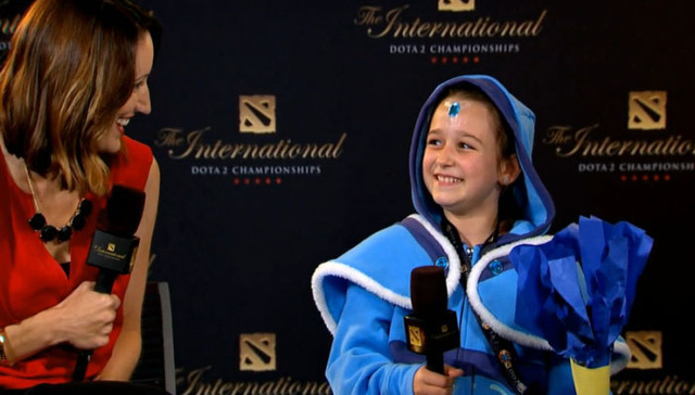 9岁“水晶室女”秒杀全场 被赞“Dota 2赢家”
