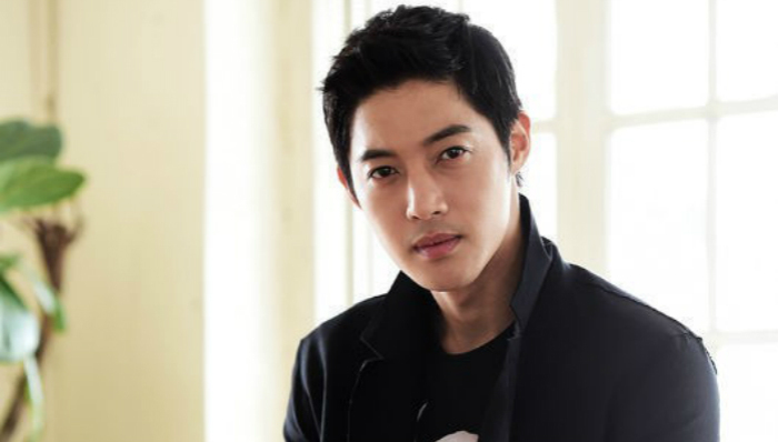 金贤重前女友撤回诉讼：不再做庭外争论