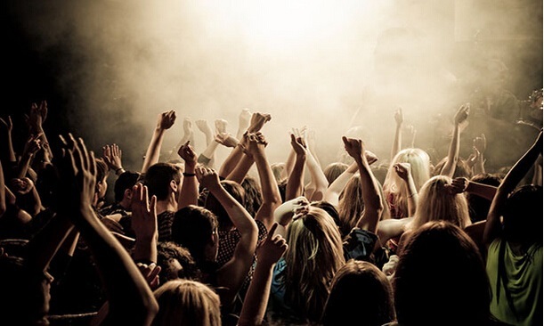 演唱会,粉丝经济,免费,场景消费,音乐产业