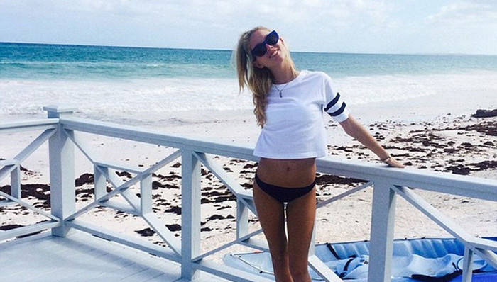 希腊公主奥林匹亚腿长两米  在地中海玩比基尼换装秀