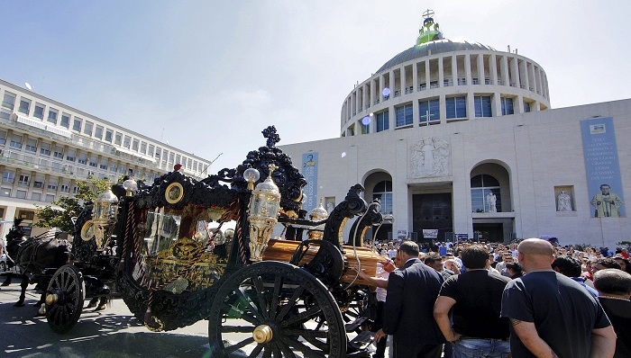 意大利黑手党大佬卡萨莫尼卡