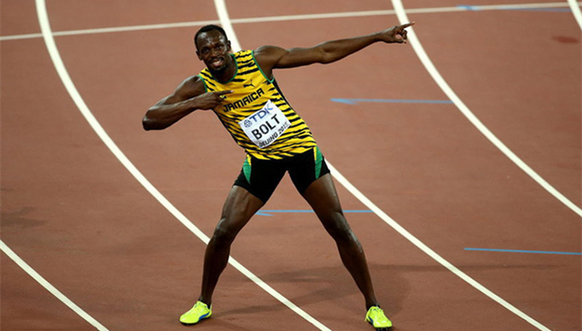 世锦赛飞人大战2.0：博尔特200米再胜加特林 庆祝时险遇“车祸”