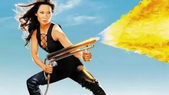 能在好莱坞吃得开的刘玉玲，47岁找代孕得子，简直酷毙了！