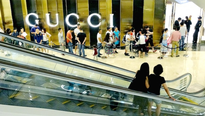 高盛调低对开云的评级