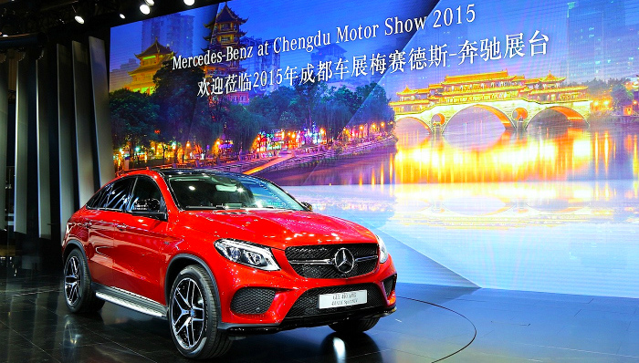 奔驰新车挑战宝马X6