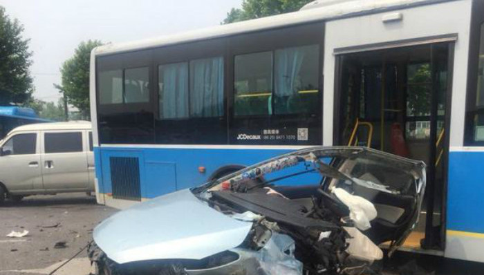 南京,宝马,车祸,司法鉴定