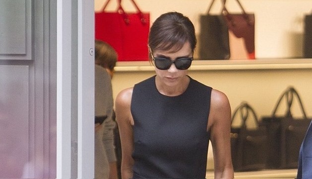 辣妹贝嫂剪了个空气刘海！神似奥黛丽·赫本