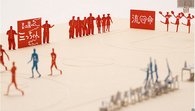 这位日本建筑师用纸片做许多模型，最后竟然变成了一门好生意