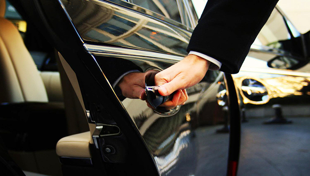 神州专车开发高端市场,神州推出送机服务