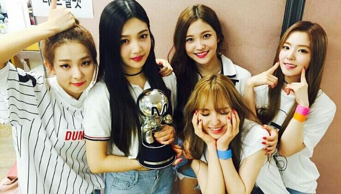 Red Velvet和前辈少女时代争第一  谁能赢？