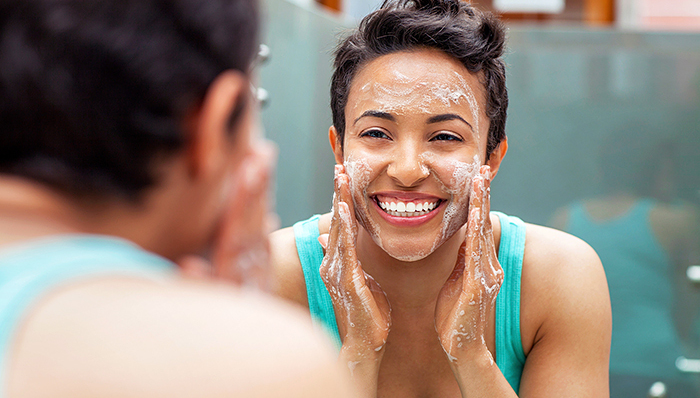 少用含磨砂颗粒的美容护理产品