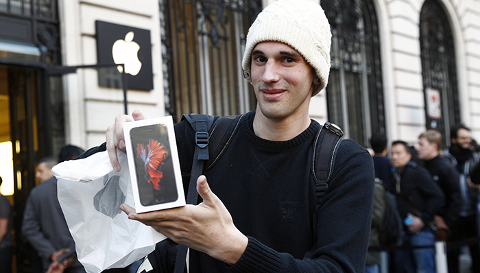 新版iPhone上市首周销量或将突破1200万部