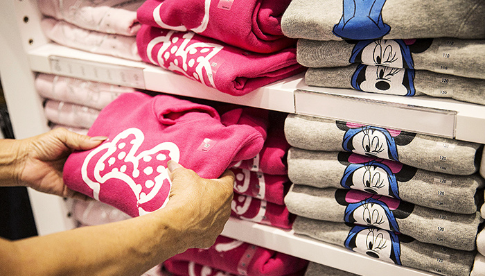 优衣库和迪士尼联名概念店开业