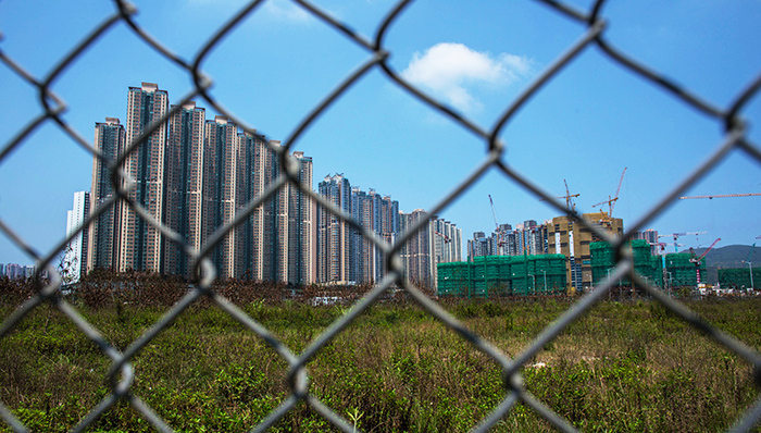 房地产业缓慢复苏，地产股投资持谨慎态度