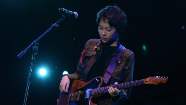 窦靖童北京首演告捷，李亚鹏带李嫣亲临现场