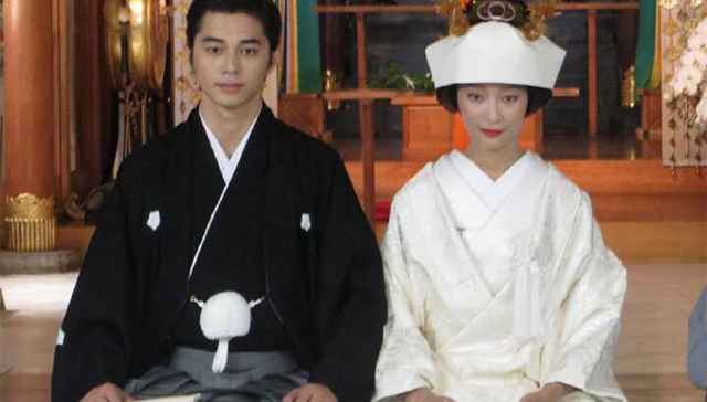 “日本Angelababy”渡边杏与男演员东出昌大成婚