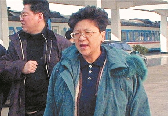 红色通缉令,杨秀珠,政治避难,遣返