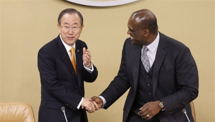 约翰•阿什受贿