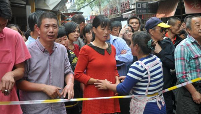 广州天价政府预算,芜湖餐馆爆炸事故,天津爆炸区,故宫,中关村大街