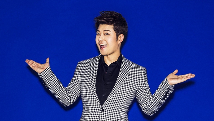 不是谁都可以手执话筒  现在主持人需要的是“专业化”