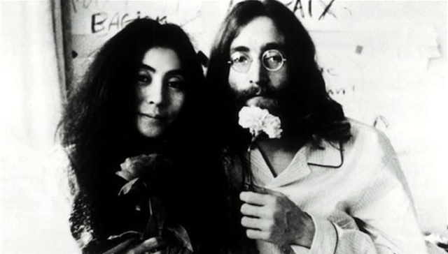 小野洋子公开承认列侬的双性恋倾向和自己曾经的药物滥用史