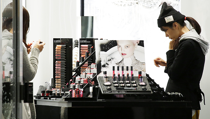 雅诗兰黛集团购入Have,&,Be（海飞安妃）有限公司部分股份