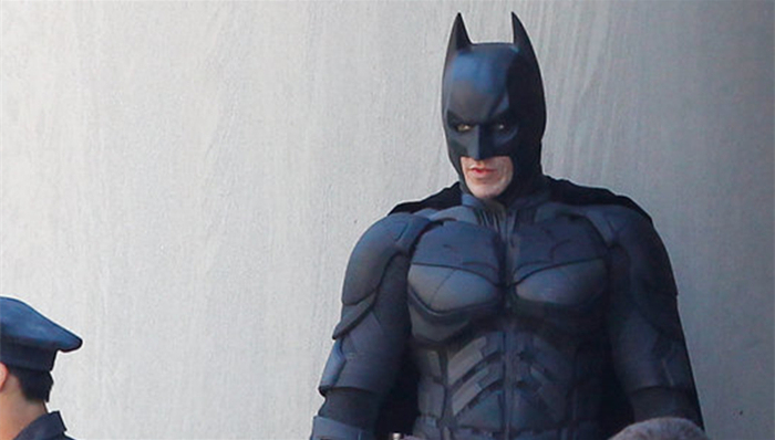 “超蝠”粉丝们还是希望蝙蝠侠能让贝尔回归出演 然并卵