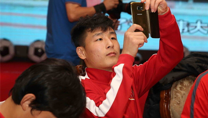 【每日体坛金句】大连球迷协会静待举报结果 上海上港确定未来目标