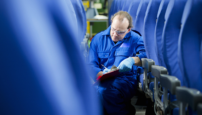 未来飞机座椅是否应该倾斜