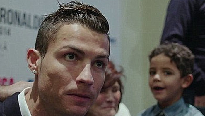 C罗传记电影即将公映 母亲称怀他时曾想过流产