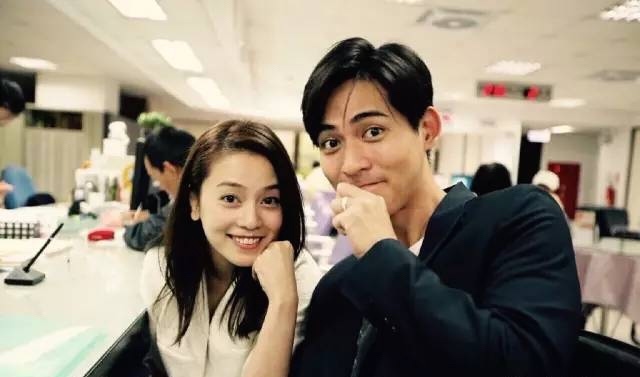 虐狗！仔仔周渝民宣布结婚了，周太微博下面尽是哭脸