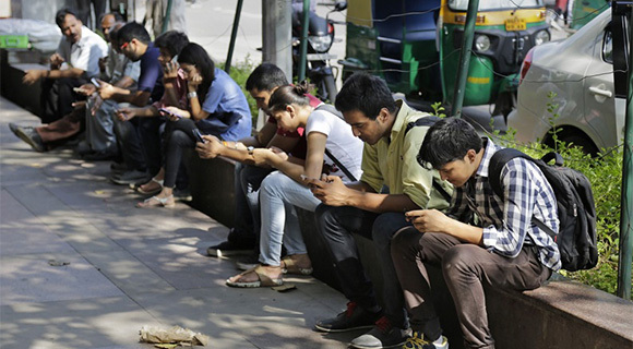 【虎嗅】人傻钱多速来？印度手机市场没这么简单