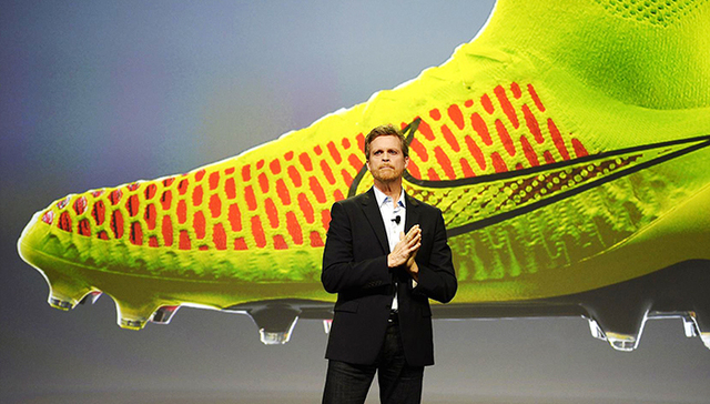 【财富中文网】一个鞋匠逆袭 | 新科《财富》年度人物耐克CEO马克·帕克