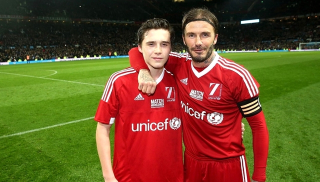 【视频】和小贝父子这般 足球场上还有哪些父子同台？