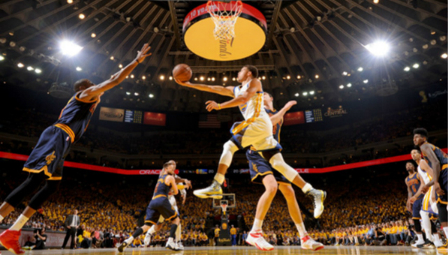 体育产业,虚拟现实,体育直播,上帝视角