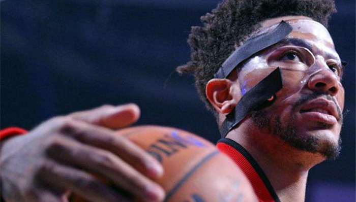 【NBA官网】德里克·罗斯伤病不断 他的视力还将模糊三个月