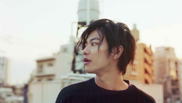 佐藤健赴新加坡参加脱口秀 整个东南亚的粉丝都不好了