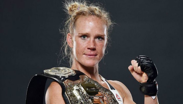 KO龙达·鲁西一战成名的霍莉•霍尔姆究竟是何许人？