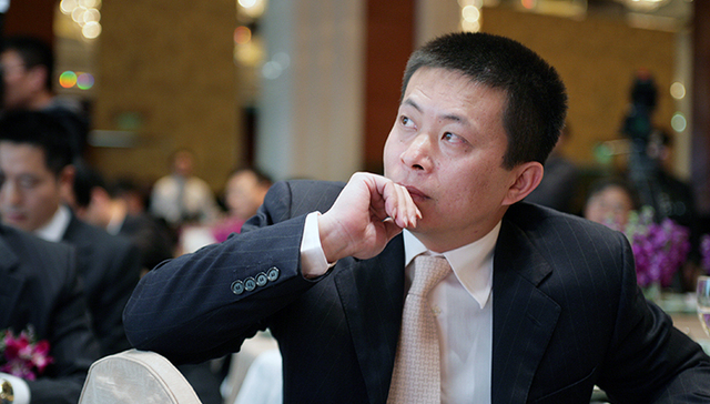 曹国伟为何增持新浪