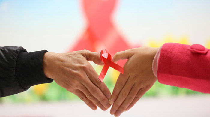 大中学生,艾滋病,感染者,同性传播