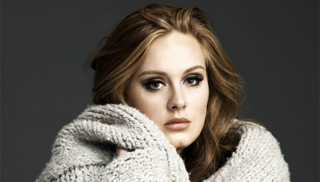 服！阿黛尔过去的一年里即使歇着也赚了一亿多！